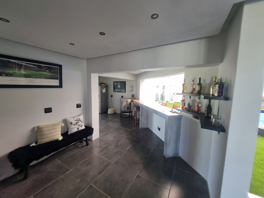 9 Bedroom Property for Sale in Long Acres Country Estate Western Cape